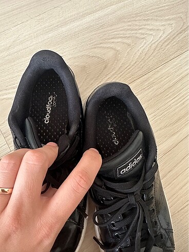 37,5 Beden siyah Renk Adidas spor ayakkabi