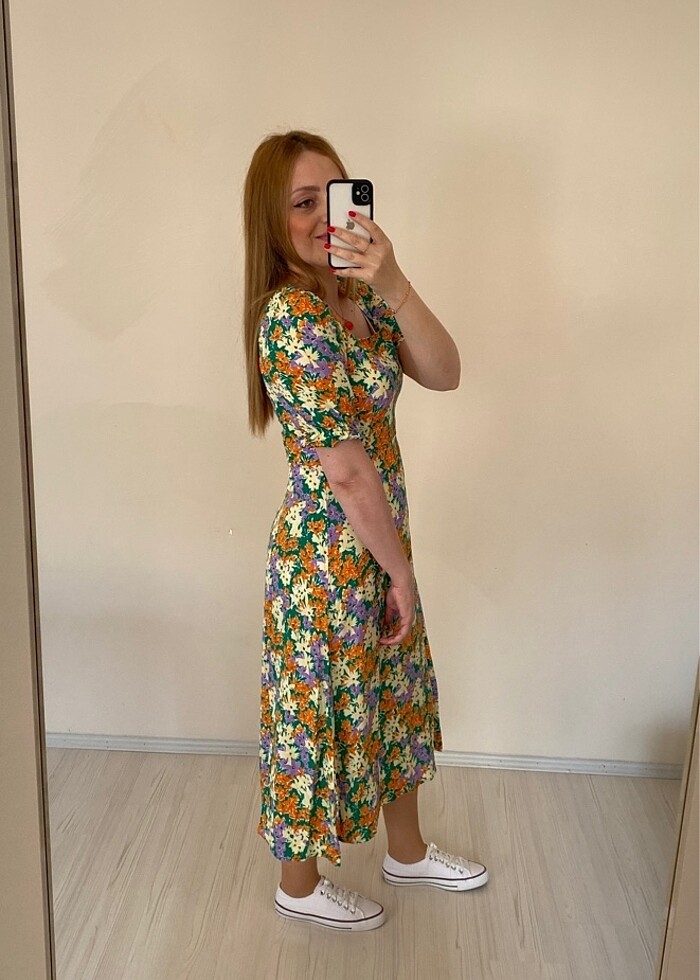 Çiçekli elbise - Görsel 4