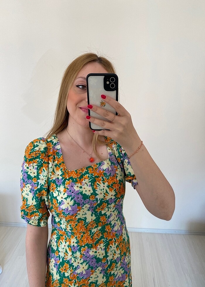 Çiçekli elbise - Görsel 2