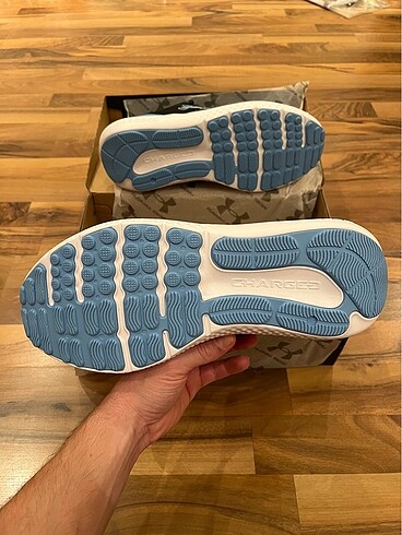Nike UA Charged Surge 4 Koşu