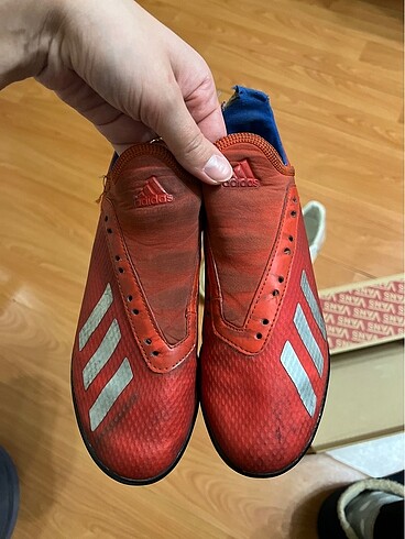 Adidas Kırmızı Krampon