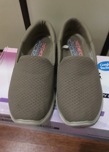 Orjinal skechers bayan ayakkabı sayılı giyildi