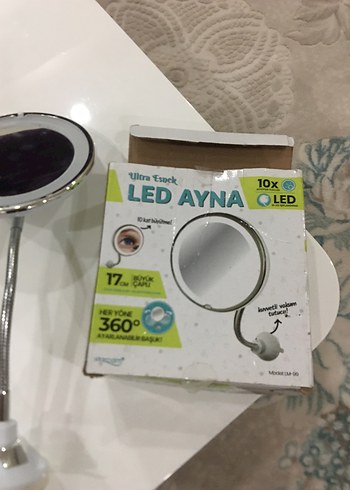 Diğer Beyaz LED Işıklı 17 cm Döner Makyaj Aynası
