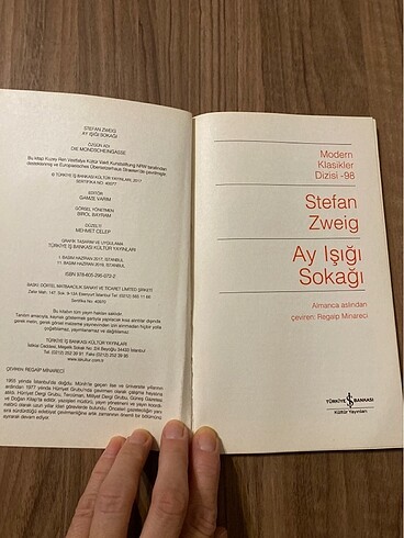  Beden AY IŞIĞI SOKAĞI Stefan Zweig 74 Sayfa