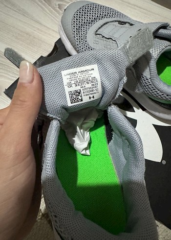 27 Beden gri Renk Under armour çocuk ayakkabı