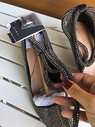 Zara Tamamı taşlı minik topuklu zara ayakkabı