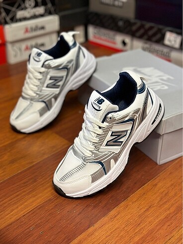 New Balance YENİ SEZON KAMPANYALI ÜRÜN