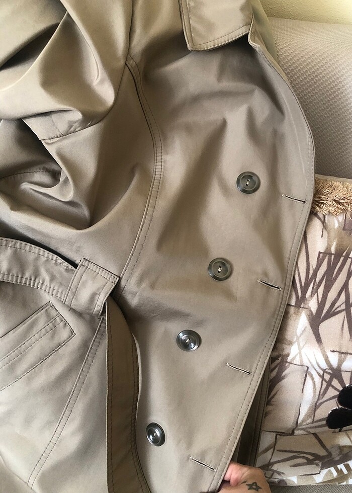 Bej trenckot ideal kalinlikta - Görsel 3