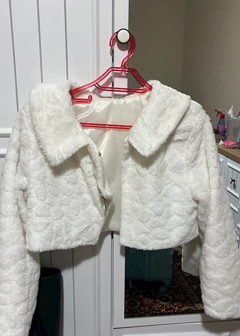 Kız Çocuk Beyaz Kürklü Uzun Kollu Bolero - Görsel 4