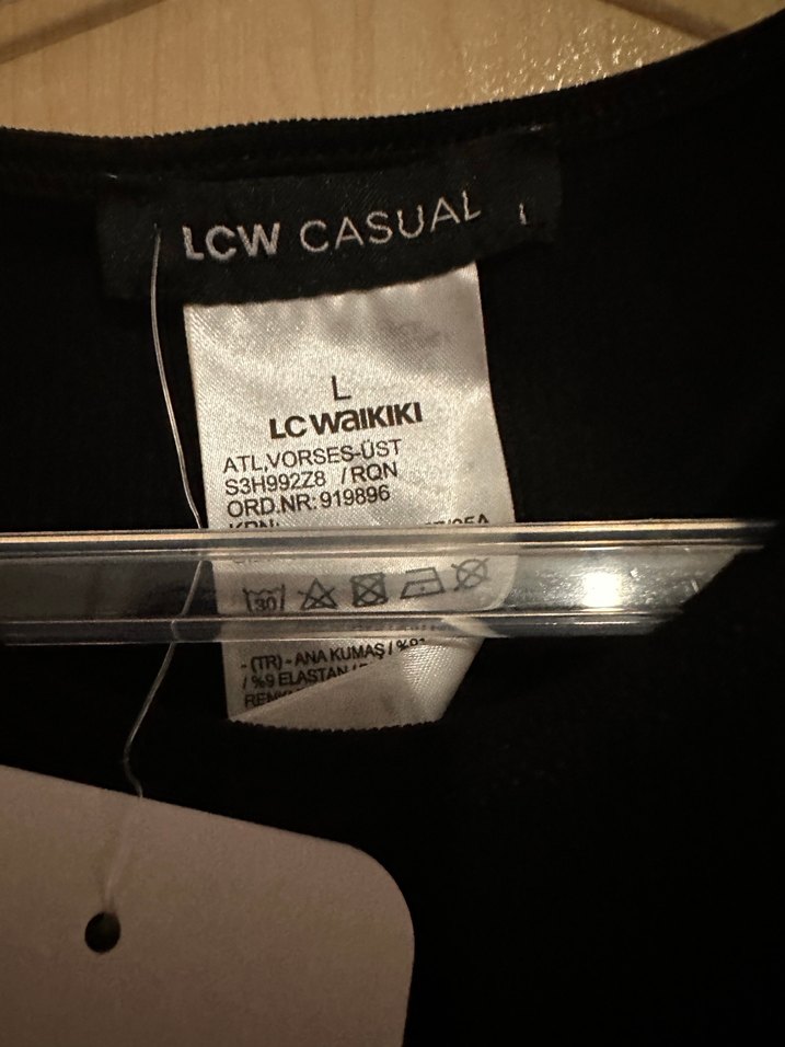 Kadın Siyah Yüksek Yakalı Mini Crop Top - Görsel 3