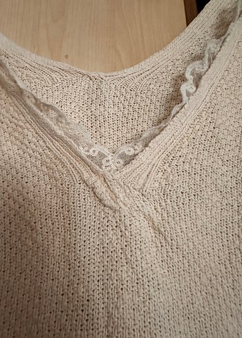 V Yakalı Bej Kadın Kazak - Görsel 2