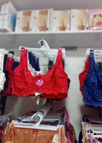 Kırmızı Dantel Desenli Göğüs Koruğu - Görsel 5