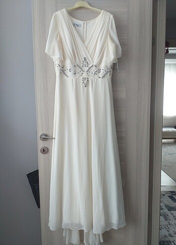 Beyaz uzun abiye elbise