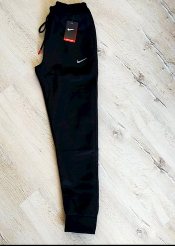 Nike Siyah Regular Fit Erkek Eşofman Altı