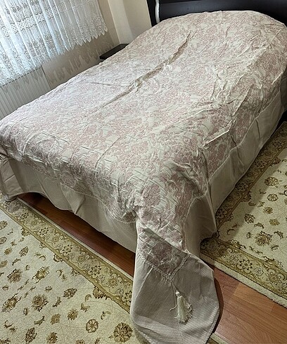 Beden Karaca Yatak Örtüsü