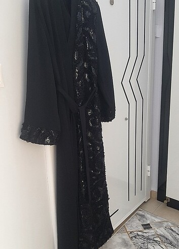 44 Beden siyah Renk Abaya ferace yepyeni yeni hiç bir yerinde sıkıntı sökük yırtık v