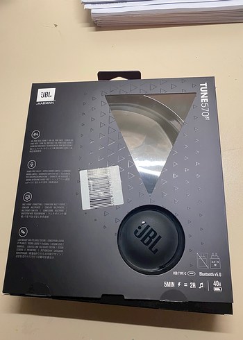 JBL Tune 570 Kablosuz Siyah Kulaklık - Görsel 2