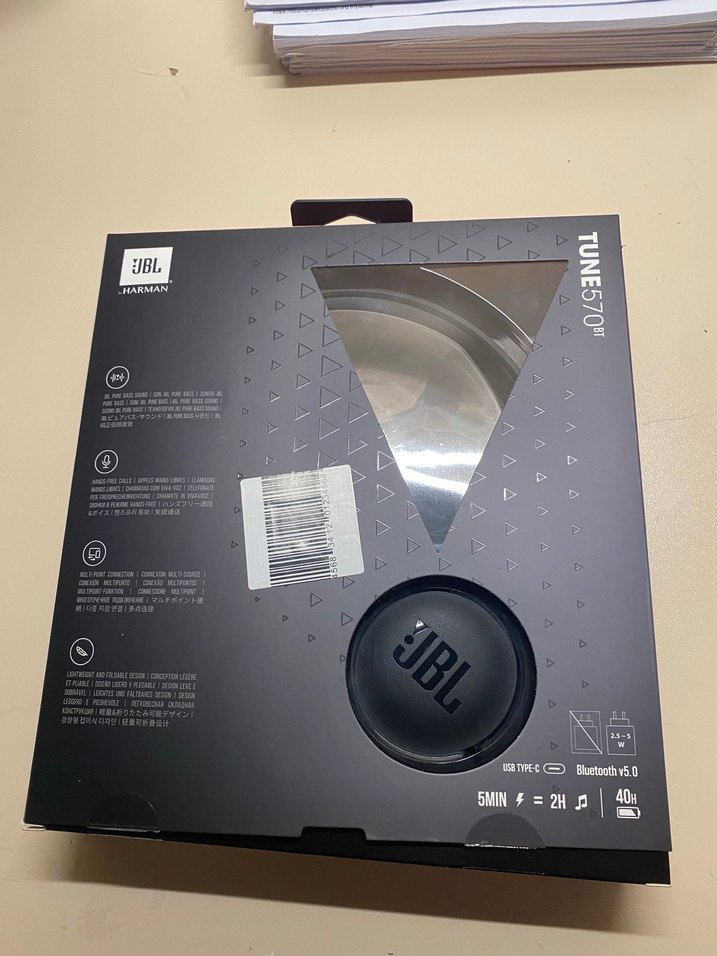 JBL Tune 570 Kablosuz Siyah Kulaklık - Görsel 2