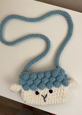 Zara El yapımı peluş ipten kuzucuk çocuk çantası