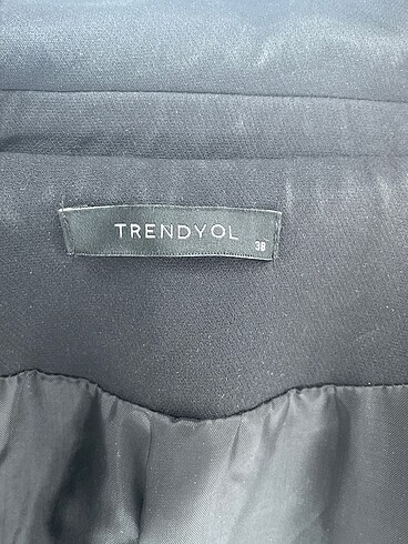 38 Beden siyah Renk Trendyol & Milla Blazer %70 İndirimli.