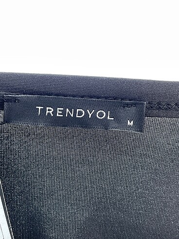 m Beden siyah Renk Trendyol & Milla T-shirt %70 İndirimli.