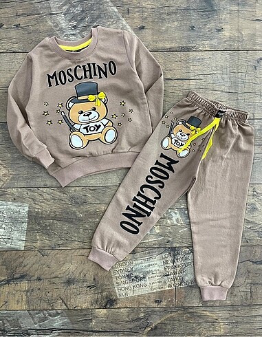 MOSCHINO ALT ÜST TAKIM