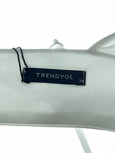 34 Beden beyaz Renk Trendyol & Milla Mini Üst %70 İndirimli.