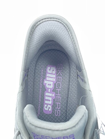 38 Beden gri Renk Skechers Spor Ayakkabı %70 İndirimli.