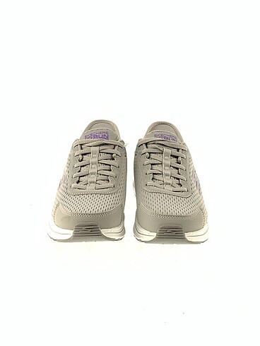 38 Beden Skechers Spor Ayakkabı %70 İndirimli.