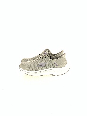 Skechers Spor Ayakkabı %70 İndirimli.