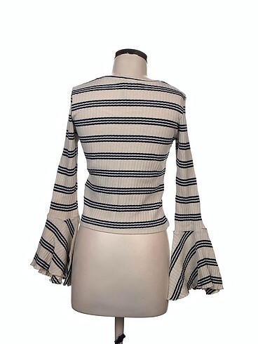 s Beden Zara Bluz %70 İndirimli.