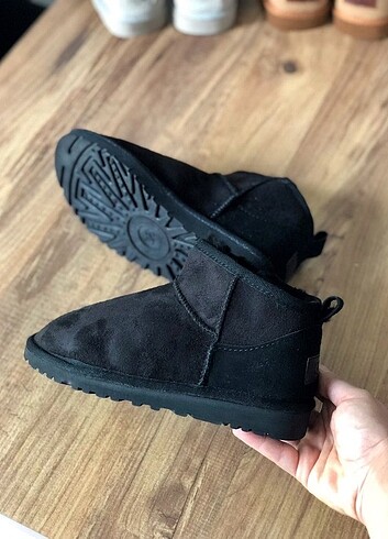 36 Beden Ugg bot