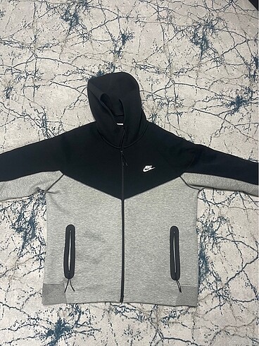 Nike tech