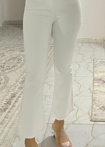 Beyaz Regular Fit Midi Kadın Pantolon