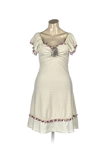 PreLoved Kısa Elbise %70 İndirimli.