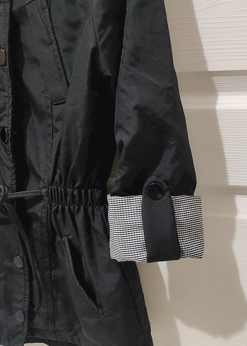 Siyah Bel Lastikli Yüksek Yakalı Kadın Ceket - Görsel 4