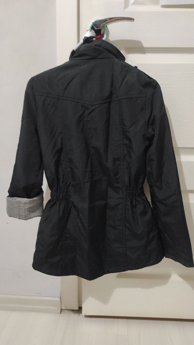 Siyah Bel Lastikli Yüksek Yakalı Kadın Ceket - Görsel 5