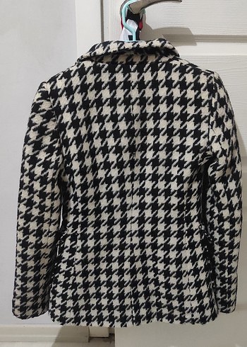 Düğmeli Siyah Beyaz Kaban - Görsel 4