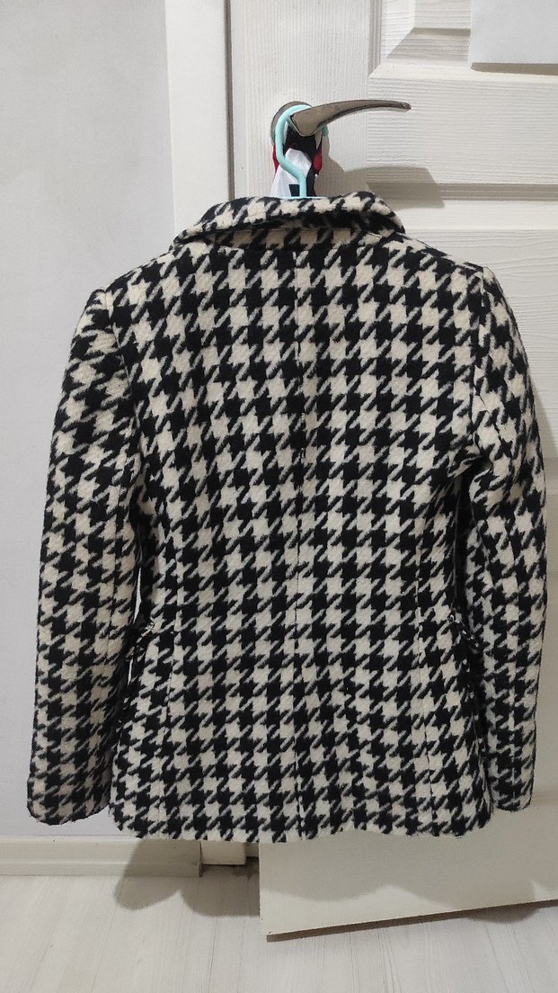 Düğmeli Siyah Beyaz Kaban - Görsel 4