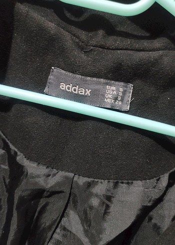 Düğmeli Siyah Kaşe Kaban Kapşonlu - Görsel 2