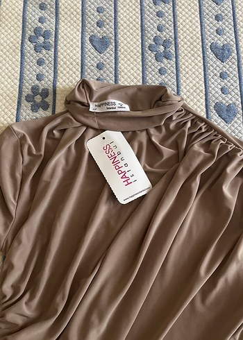 Bej Drapeli Yüksek Yakalı Kadın Bluz - Görsel 4