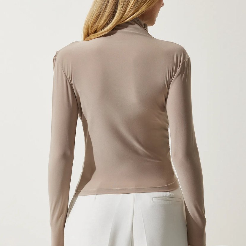 Bej Drapeli Yüksek Yakalı Kadın Bluz - Görsel 2