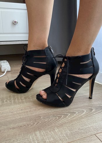 Deichmann Siyah Bağcıklı Gotik Stiletto Topuklu Ayakkabı