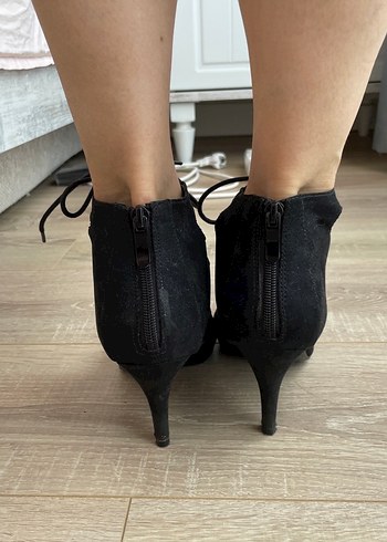 Deichmann Siyah Süet Bağcıklı topuklu