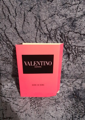 Valentino Donna Born in Roma Kadın Parfümü