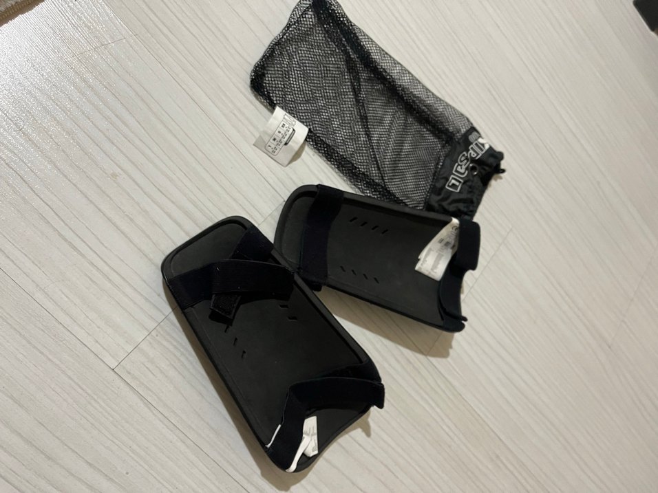 Siyah Kayışlı Motosiklet Diz Koruyucu - Görsel 2