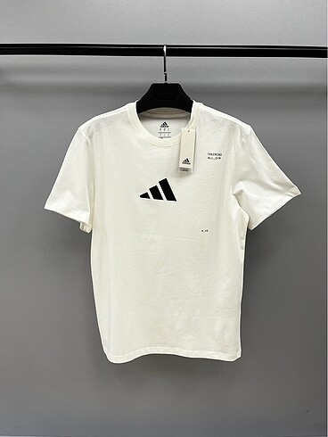 Adidas tişört