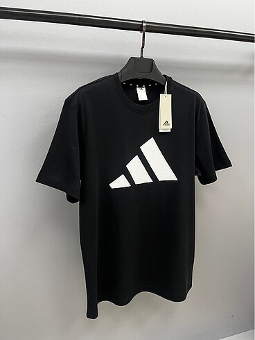 Adidas tişört