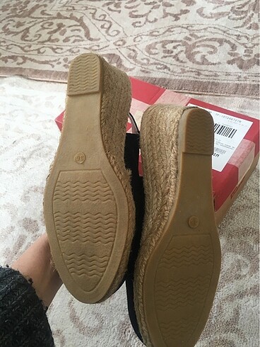 36 Beden siyah Renk Nine West sıfır hasır sandalet