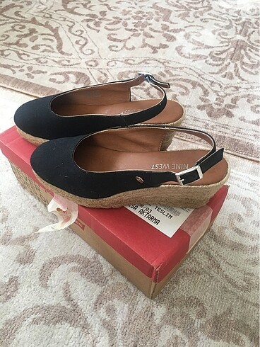 36 Beden Nine West sıfır hasır sandalet